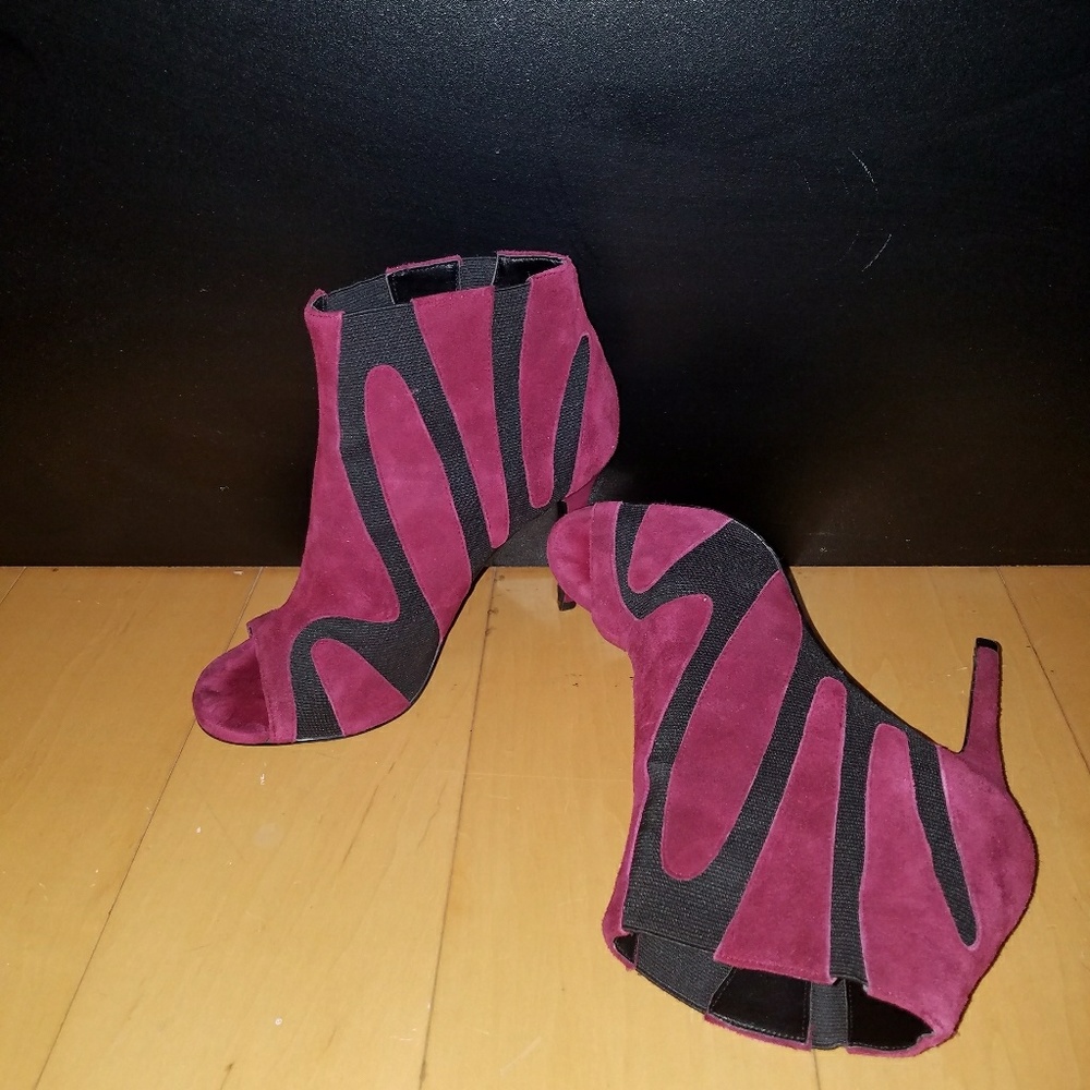 Open toe bootie